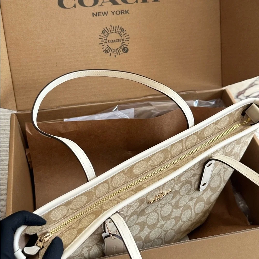 Coach Large Tote Bag Canvas Shopping Bag Everyday Carryall - Picture 4 of 9